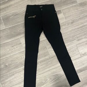 Elegant Black Skinny Stretchy Pants with Gold Zipper